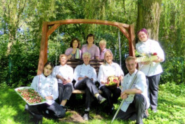 Gruppenfoto Küchenmitarbeitende